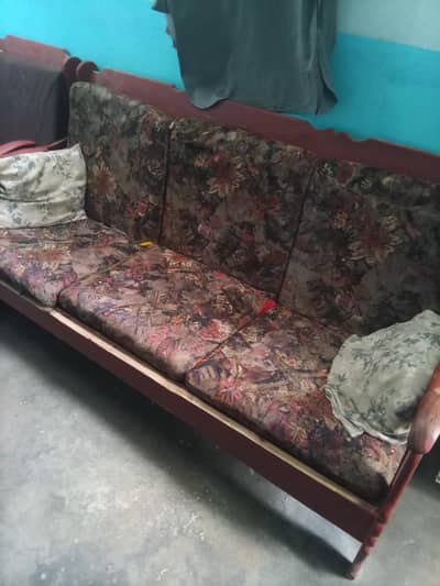 i wont sell this sofa . . only for 10000 rupees . .