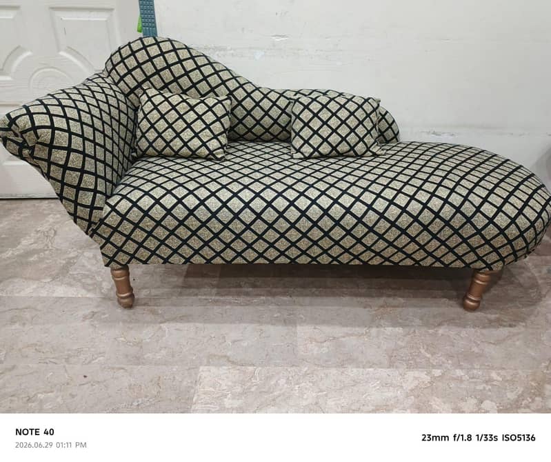 Dewan sofa 1