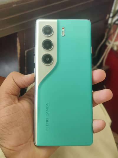 Tecno CAMON 40 Pro