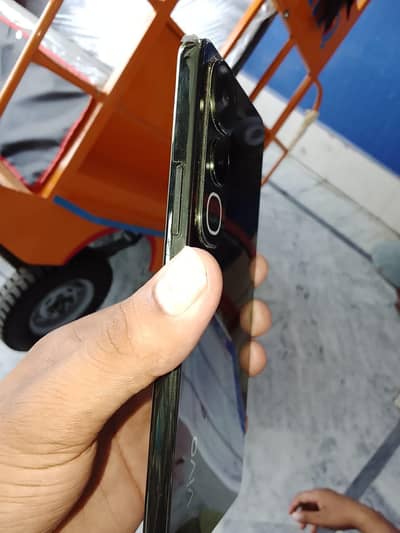 Vivo Y400