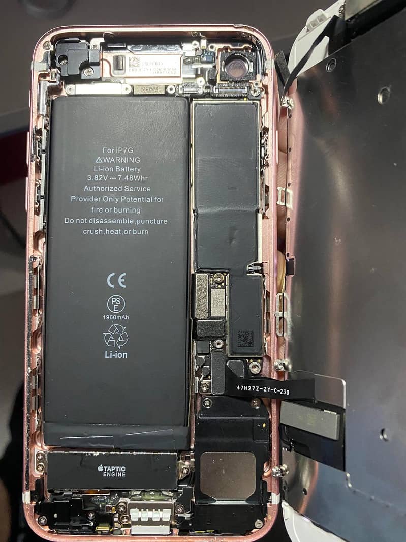 Apple iPhone 7 0