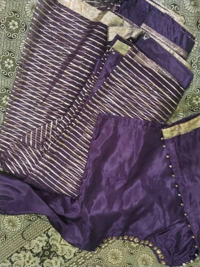 purple organza sarree medium size wore only once for 2 hours