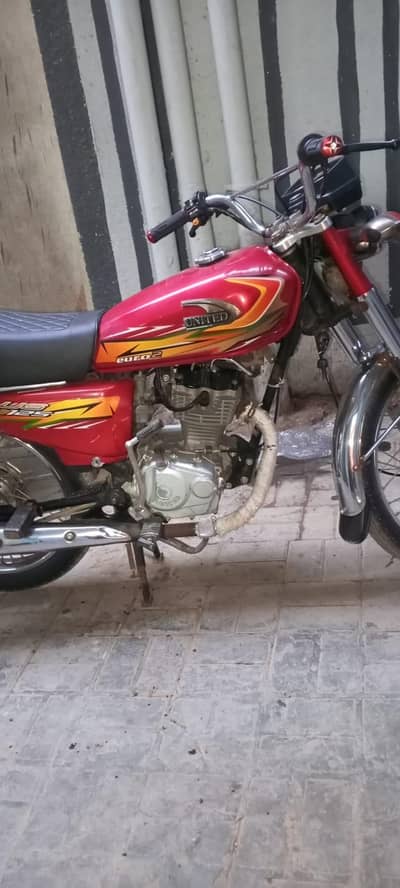 UNITED 125