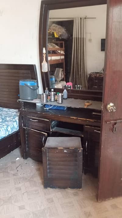 Side Table Show Case for Slae