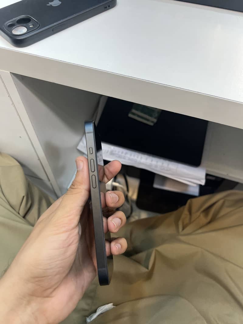 Apple iPhone 14 4