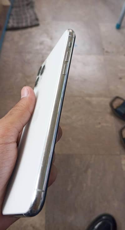 Apple iPhone 11 Pro Max white colour 64 GB battery health 84