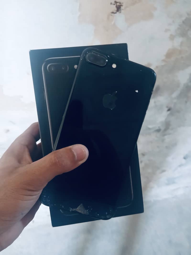 Apple iPhone 7 Plus 1