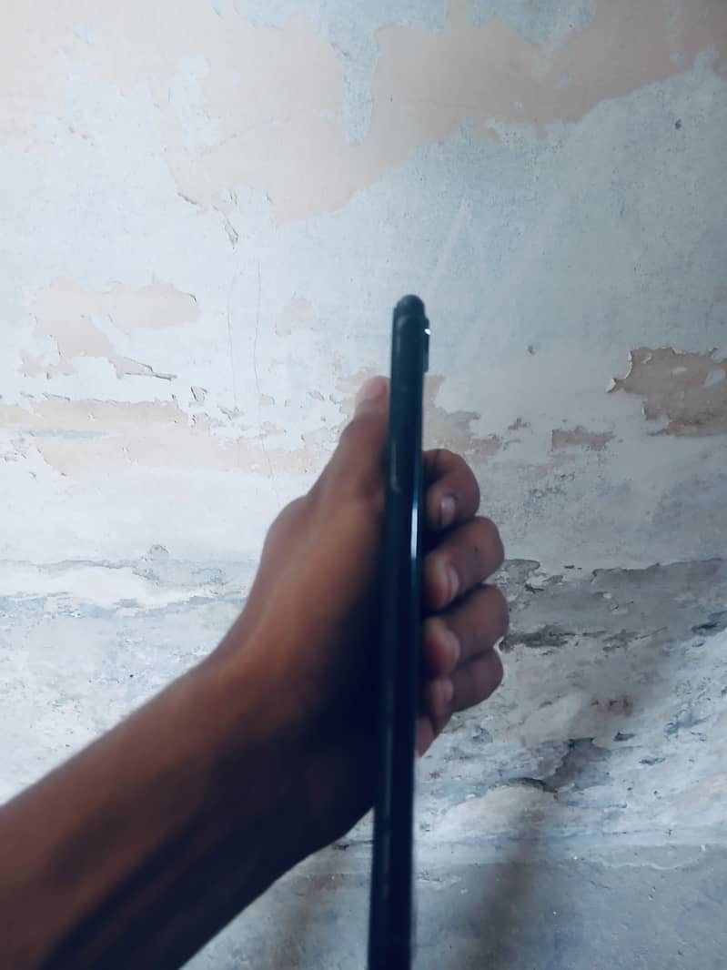 Apple iPhone 7 Plus 6