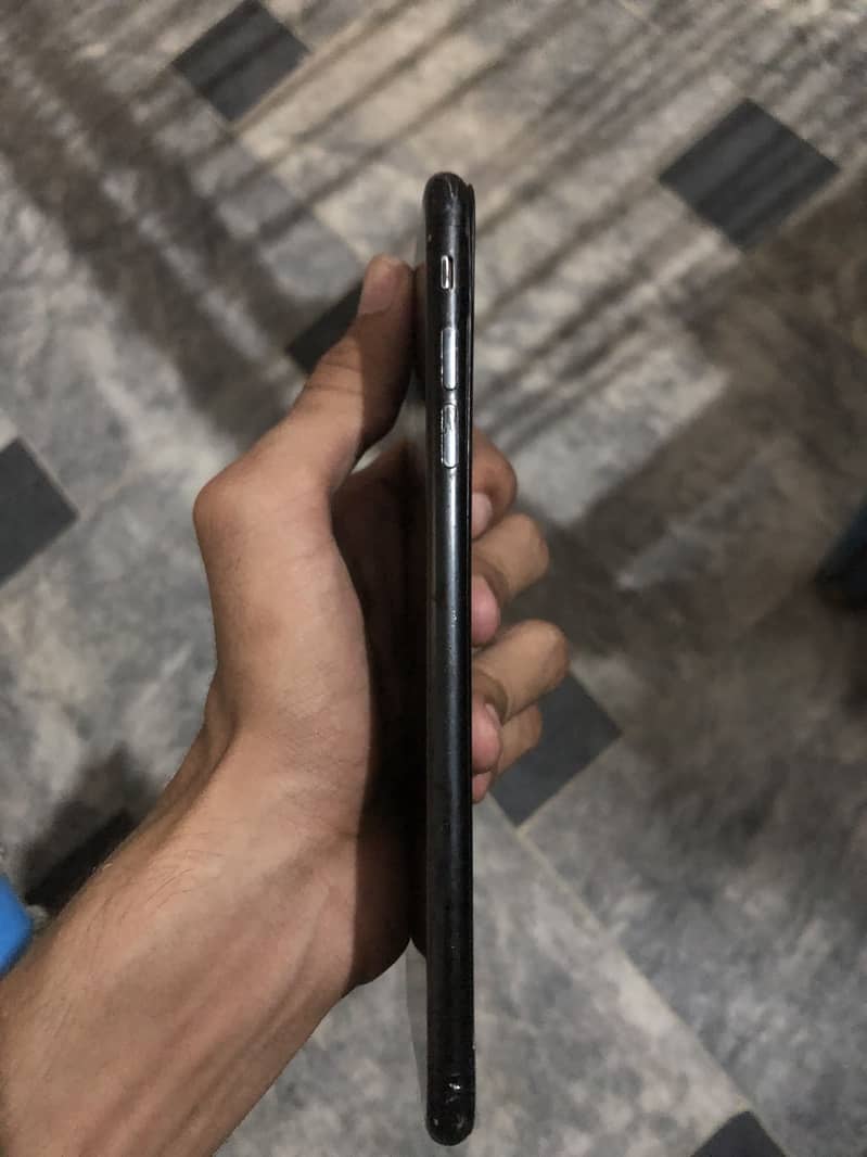 Apple iPhone 7 Plus 3
