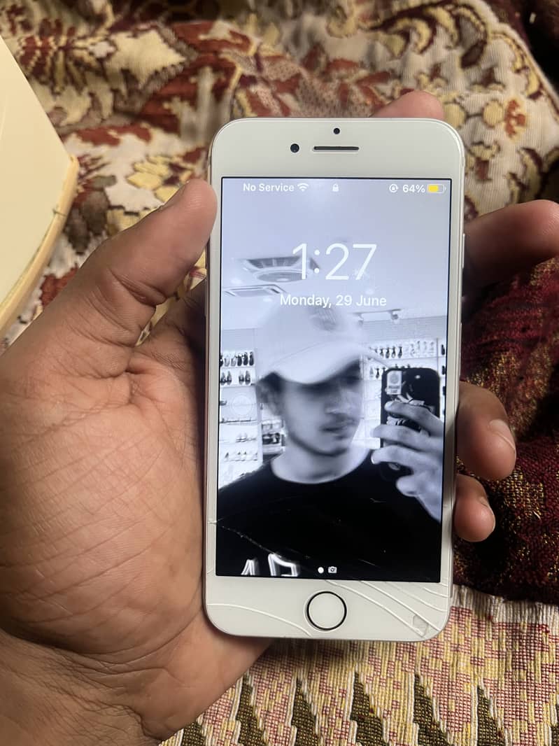 Apple iPhone 7 0