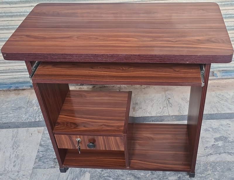 pc/computer leptop and study Table 0