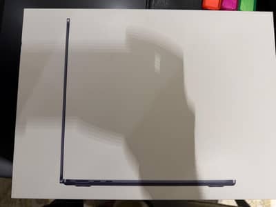 Macbook Air M5 Chip 13 Inch 16GB/512GB