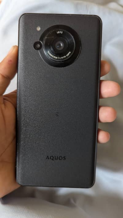 Sharp Aquos r7 (12) (256) no lag