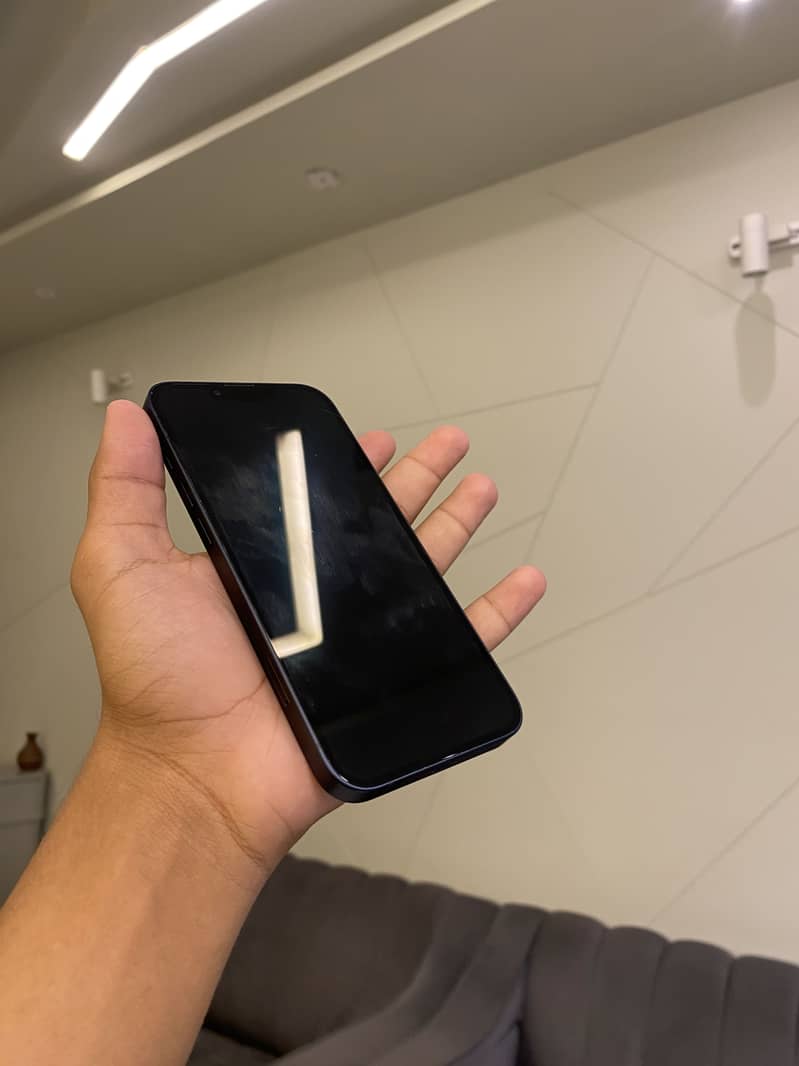 Apple iPhone 13 1