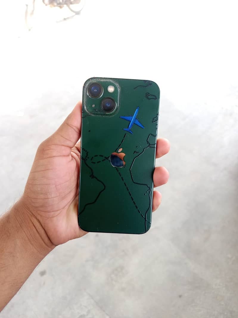 iPhone 13 3