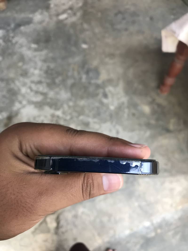 Apple iPhone 12 2
