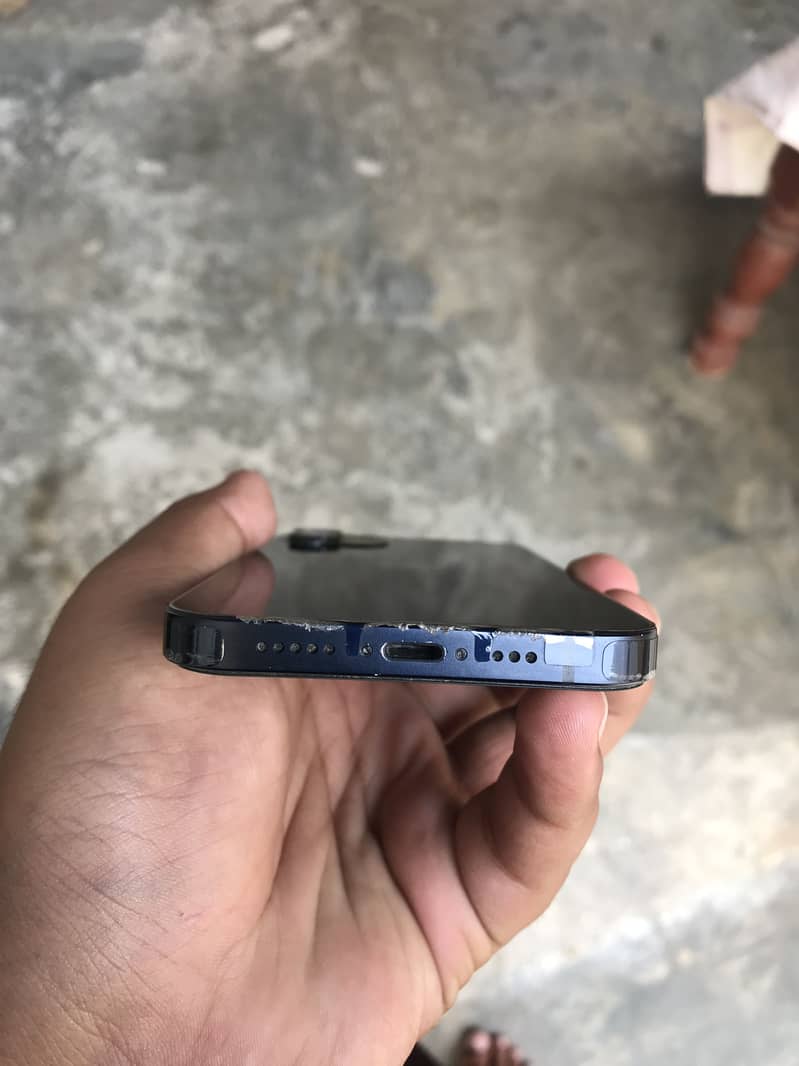 Apple iPhone 12 5
