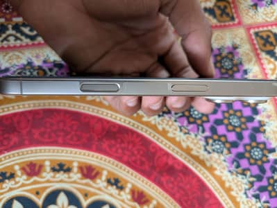 Apple iPhone 16 Pro
