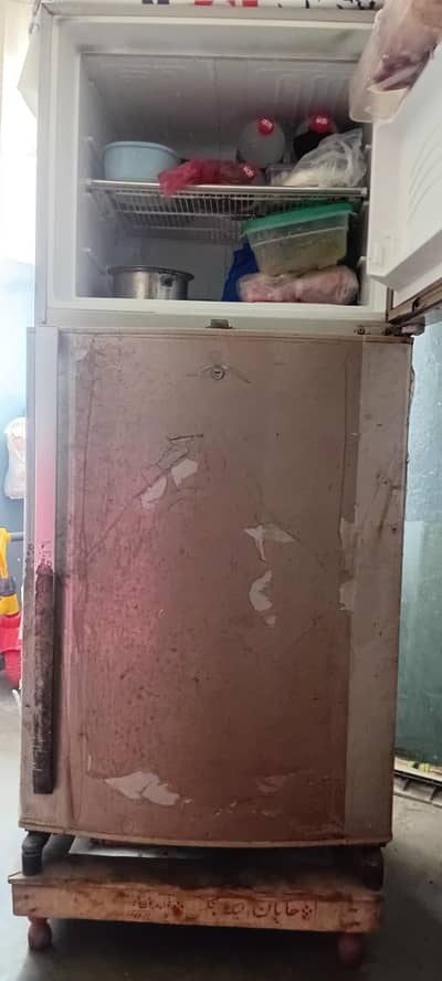 dawlance medium size fridge for sale