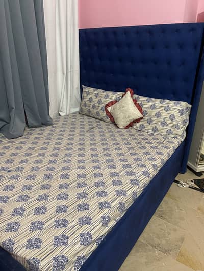 Queen size double bed with brand new materess