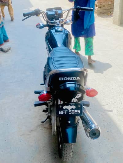 | Honda | CG 125 | Model 2023 | Condition 10/10 |