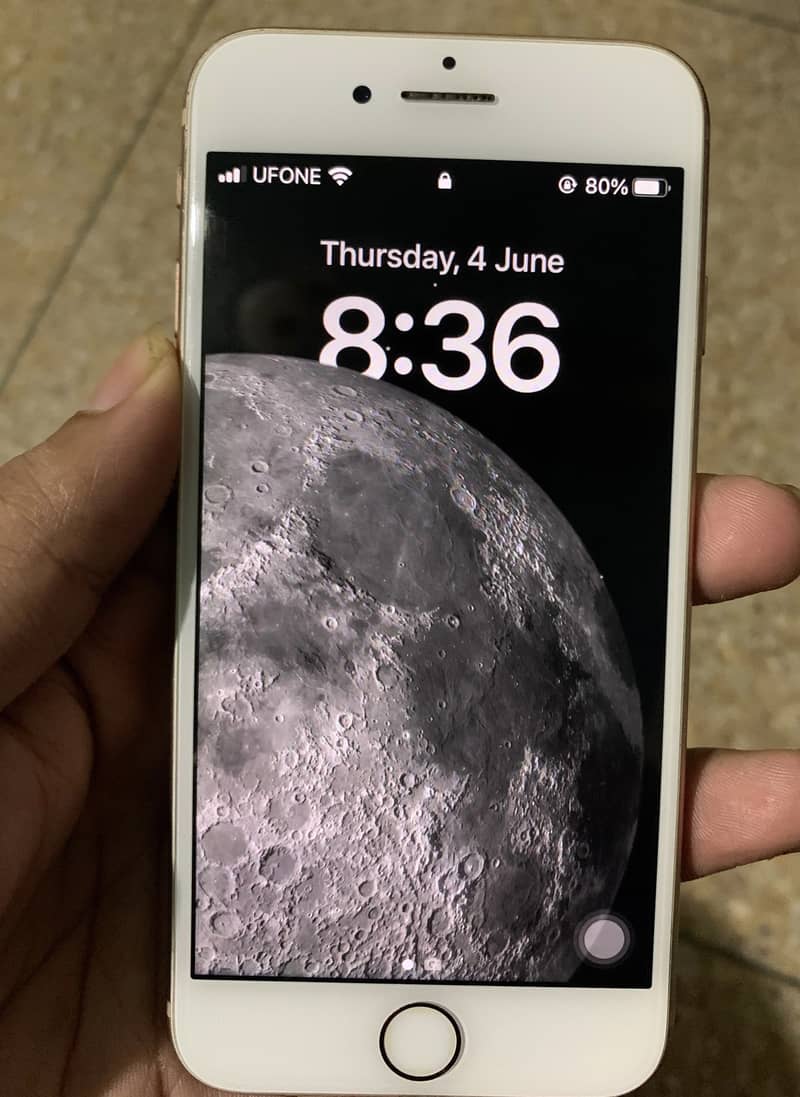 Apple iPhone 8 3