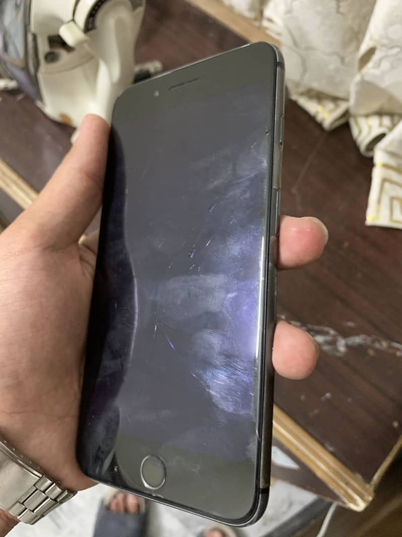 Apple iPhone 8 Plus 0