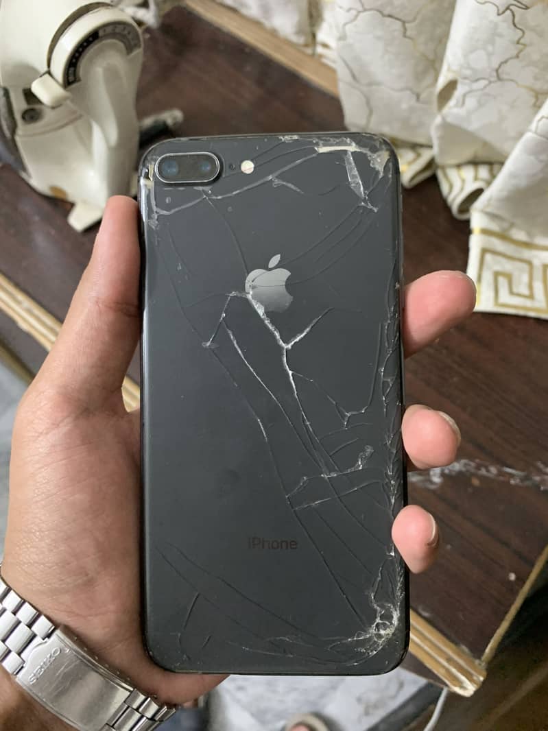 Apple iPhone 8 Plus 2