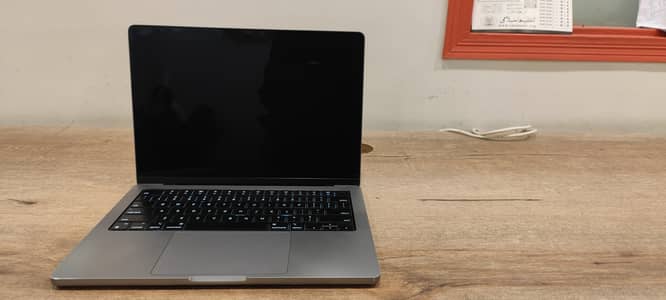 Macbook Pro 2021 M1 16 GB 500 GB with box and charger