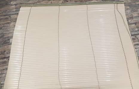 BLINDS 5 BY 6 FEET