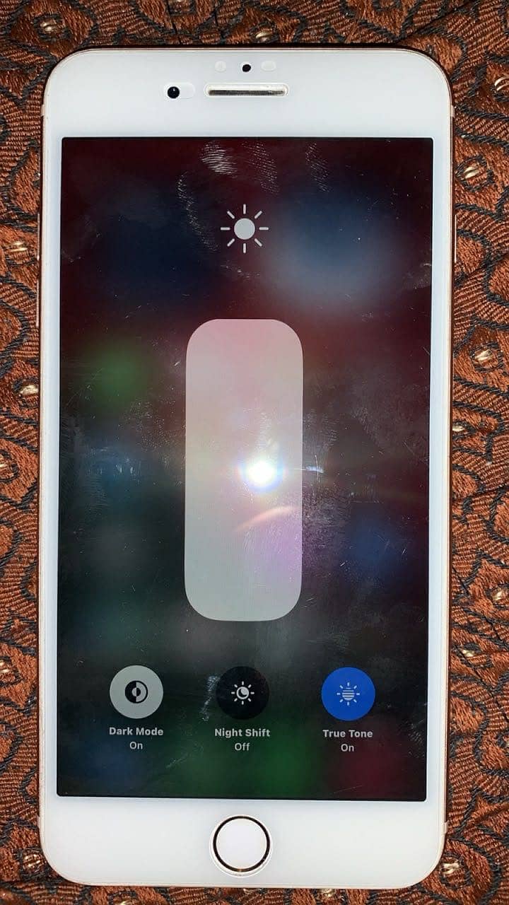 Apple iPhone 8 Plus 1