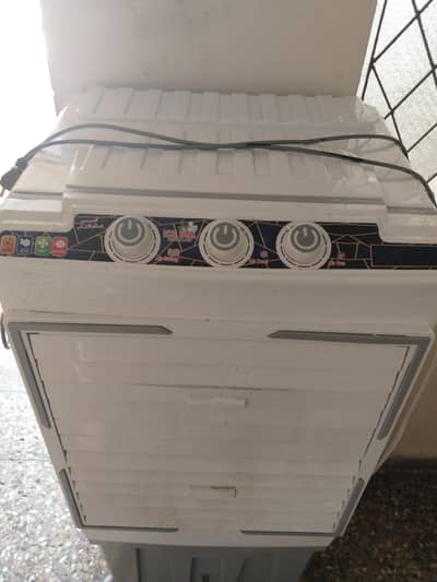 AC/DC ROOM COOLER