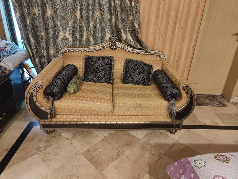 sofa two seater 3