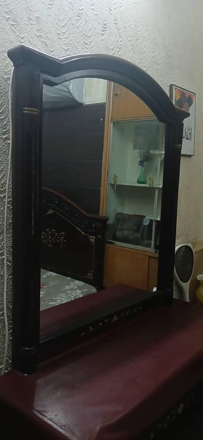 Wooden dressing table with 3 drawers