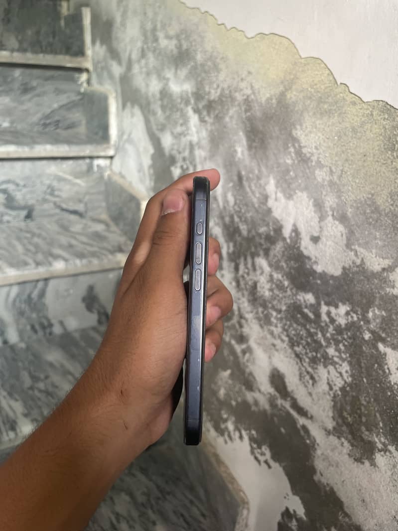 iPhone 15 Pro 2