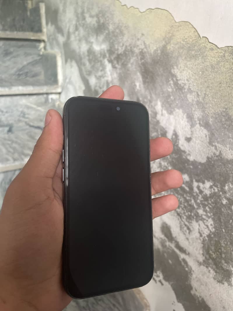 iPhone 15 Pro 4