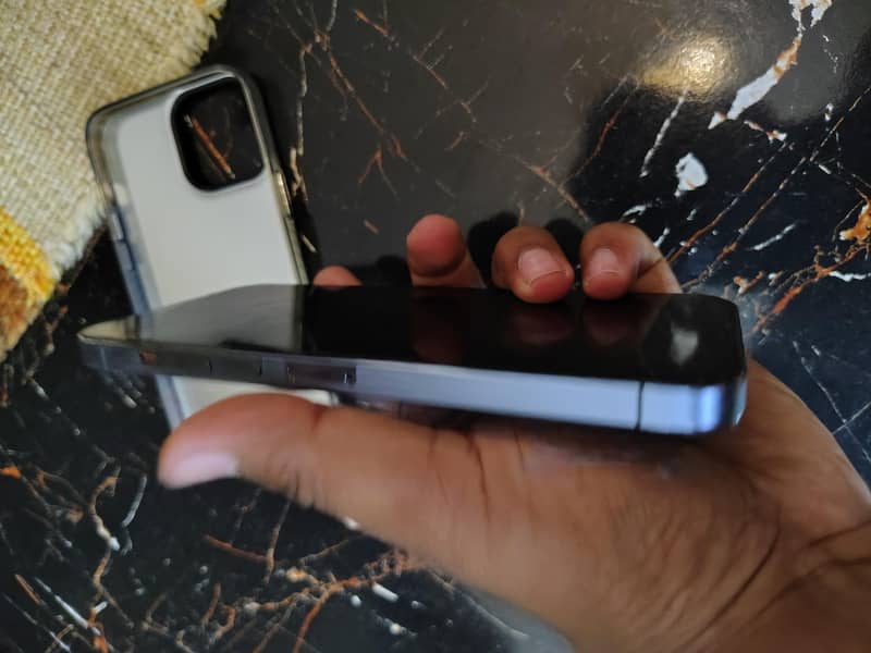 iPhone 13 Pro Max 2