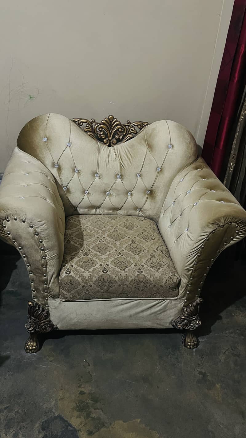 A complete sofa set with table 4