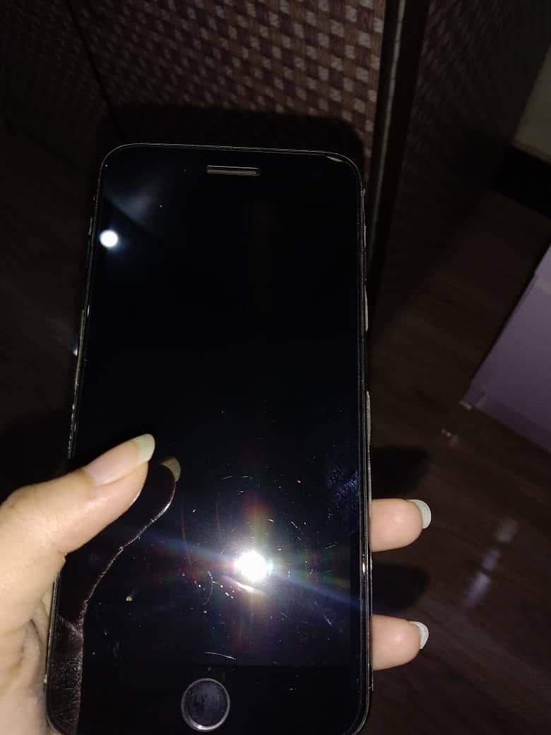 Apple iPhone 7 Plus 2