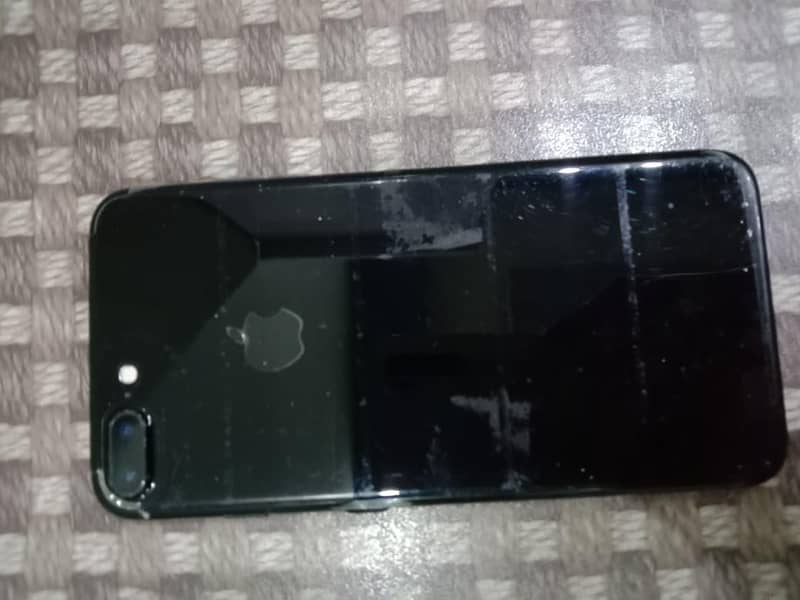 Apple iPhone 7 Plus 3