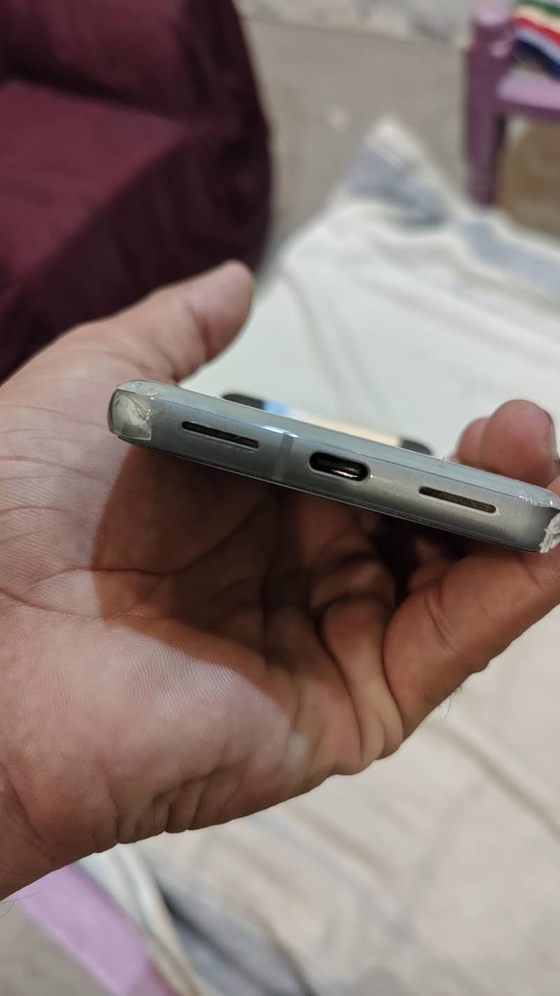 Google Pixel 8 3
