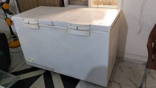 Fridge & Freezer – Mint Condition