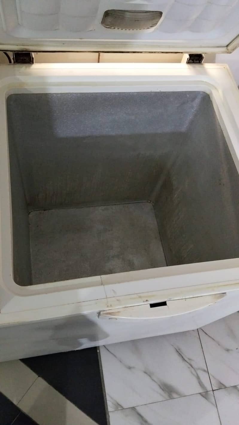 Fridge & Freezer – Mint Condition 2