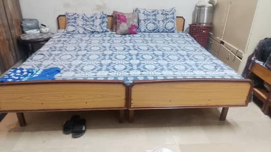 king size bed with mattress