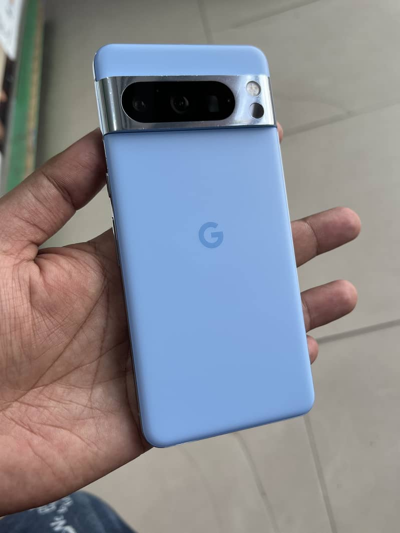 Google 8 pro Official 1