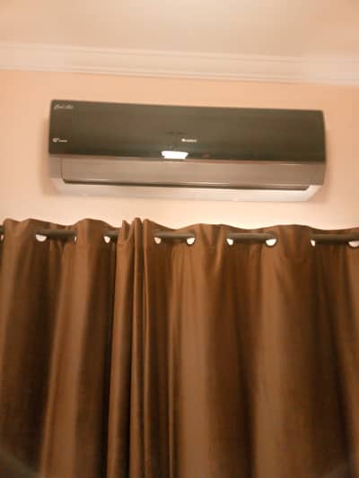 Gree g10 inverter in lush condition