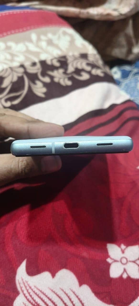 Google Pixel 7a 5