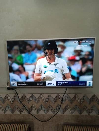 SAMSUNG 42J Series 9 (43 inch)