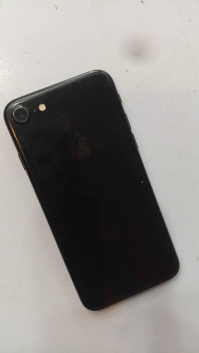 I phone 7 pta approved 128gb water pack no open rpr jazak Allah