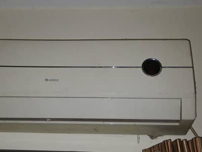 Gree Inverter AC in running condition